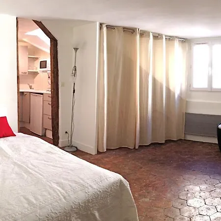 Apartment Place Du Marche St Honore Paris