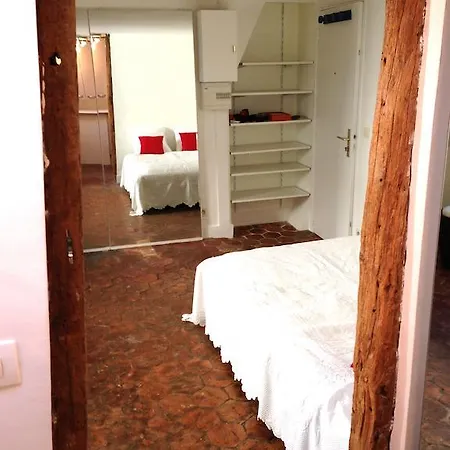 Place Du Marche St Honore Apartment