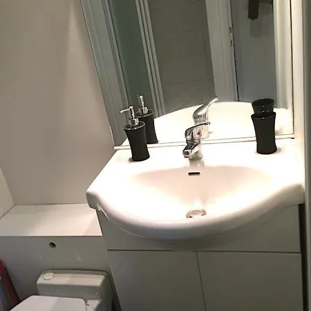 Apartment Place Du Marche St Honore